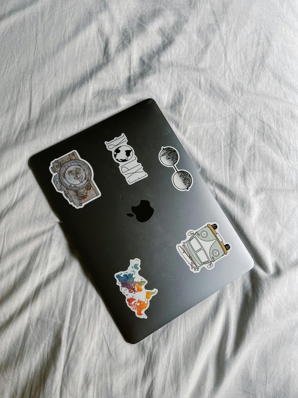 Étiquettes personnalisées : la solution adaptée pour organiser votre quotidien efficacement